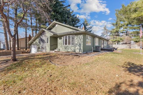 2597 Burke Avenue E North Saint Paul MN 55109