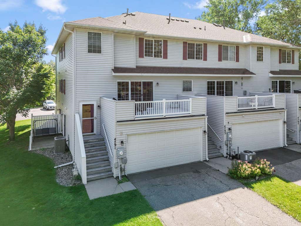 Photo of 4791 Grenwich Road N, Oakdale, MN 55128 (MLS # 7093396)