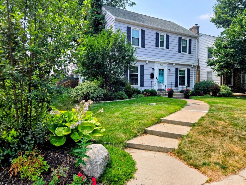 Photo of 1820 Montreal Avenue, Saint Paul, MN 55116 (MLS # 7120494)