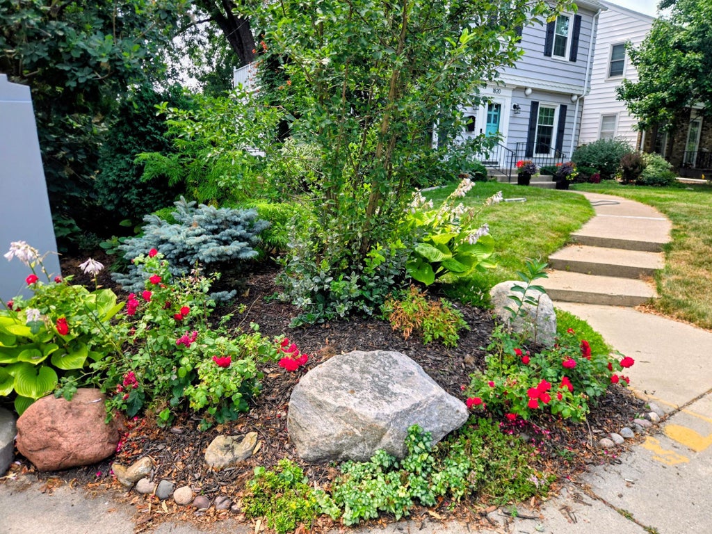 Photo of 1820 Montreal Avenue, Saint Paul, MN 55116 (MLS # 7120494)