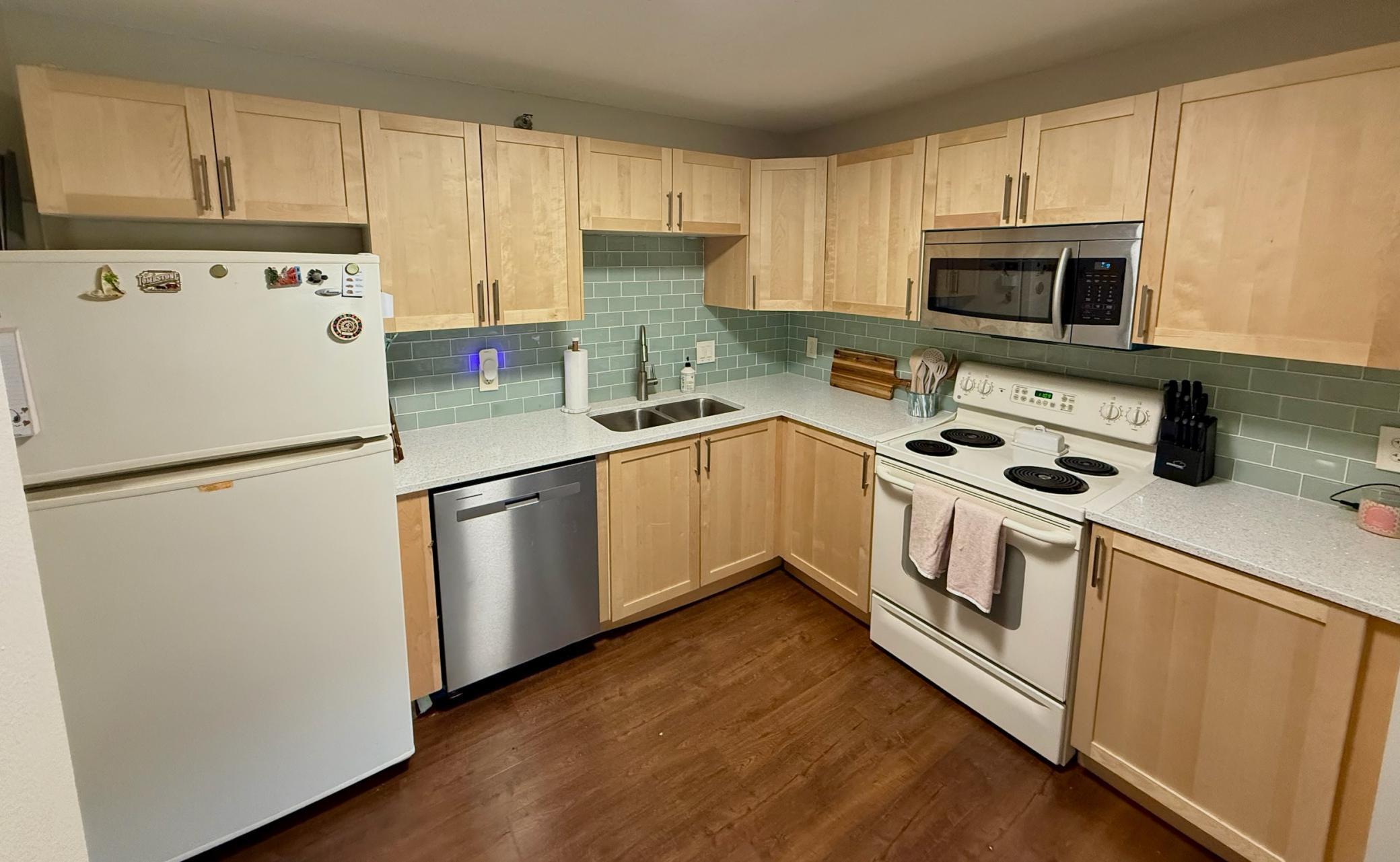 26 10th Street W 402