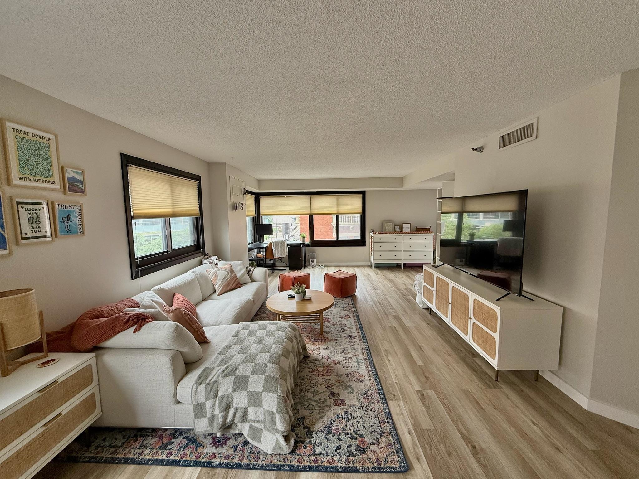 26 10th Street W 402