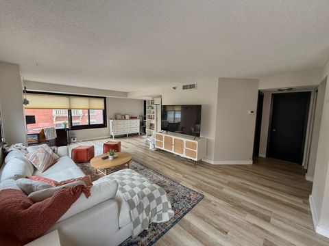 26 10th Street W 402 Saint Paul MN 55102