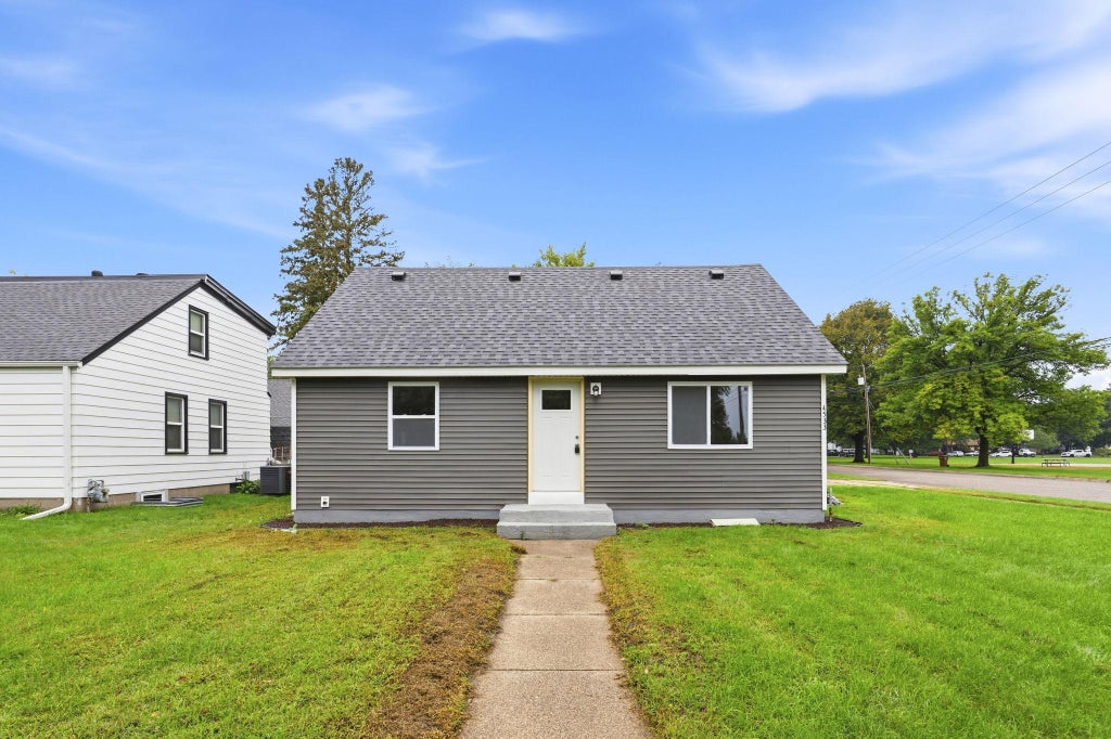 Photo of 4533 Welcome Avenue N, Crystal, MN 55422 (MLS # 7153968)