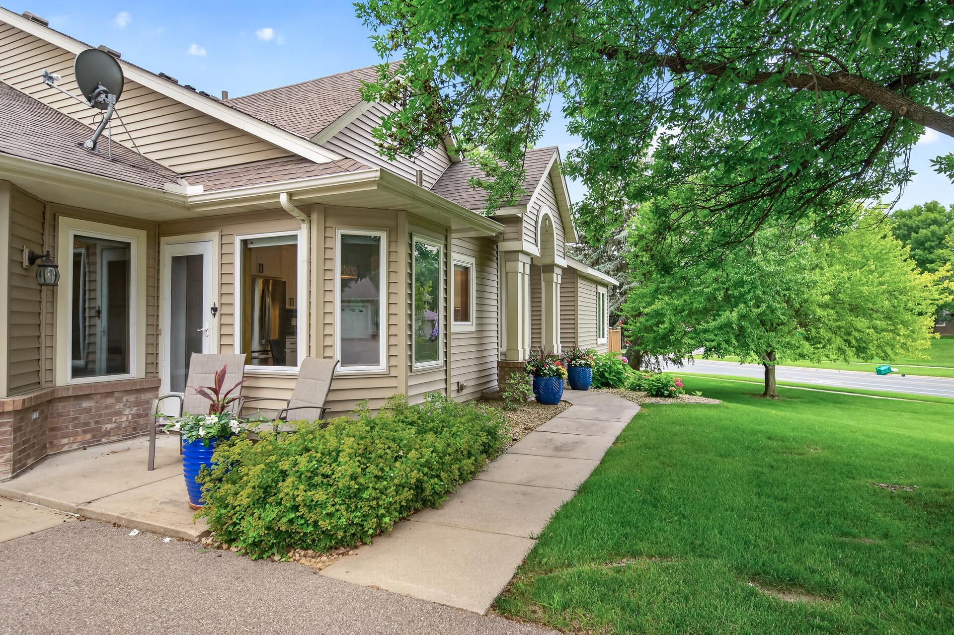 1001 E Travelers Trail