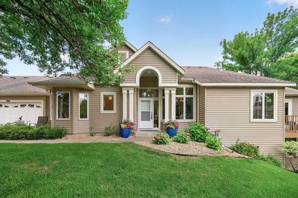 Photo of 1001 E Travelers Trail, Burnsville, MN 55337 (MLS # 7107755)