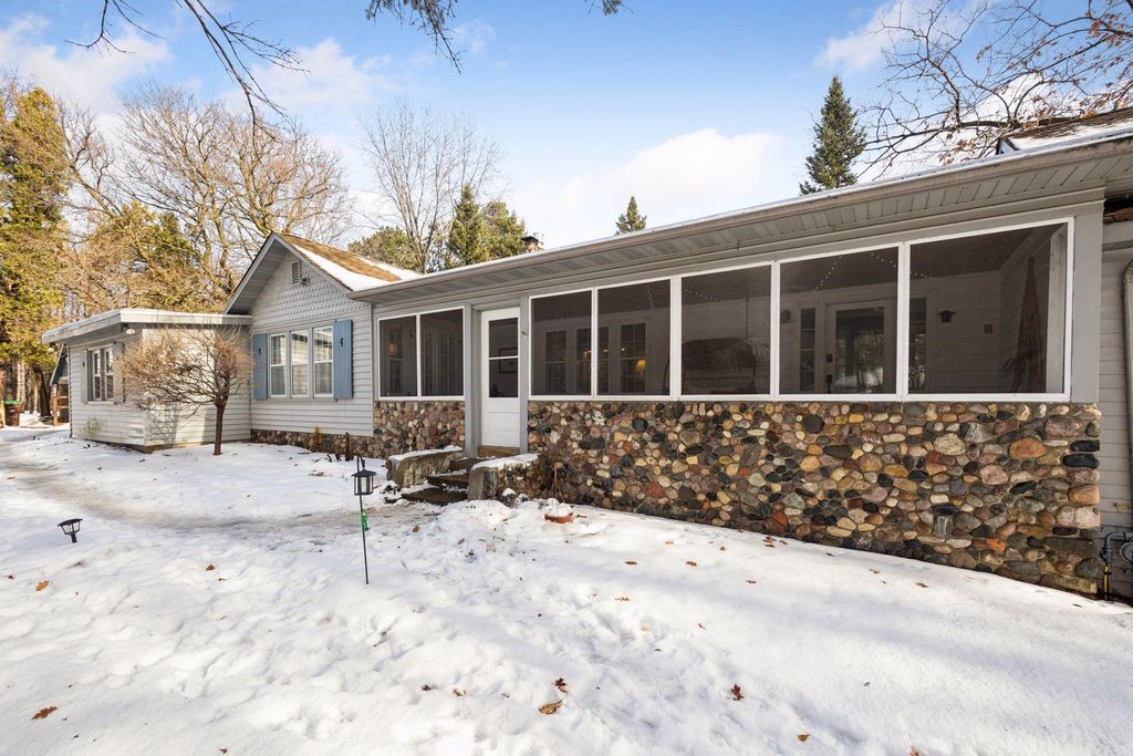 Photo of 2840 Breezy Heights Road, Wayzata, MN 55391 (MLS # 7003851)