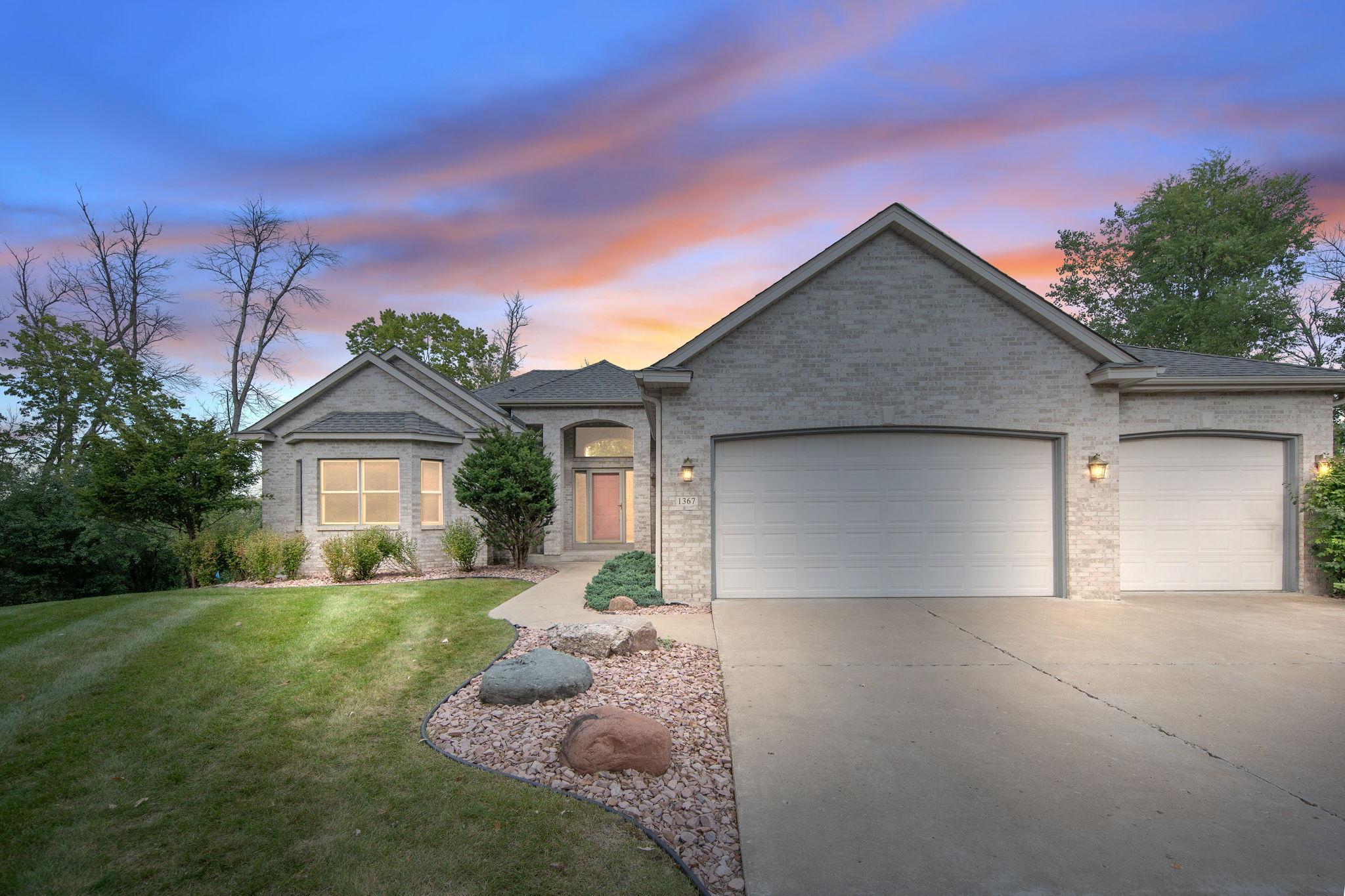 1367 Wolf Circle