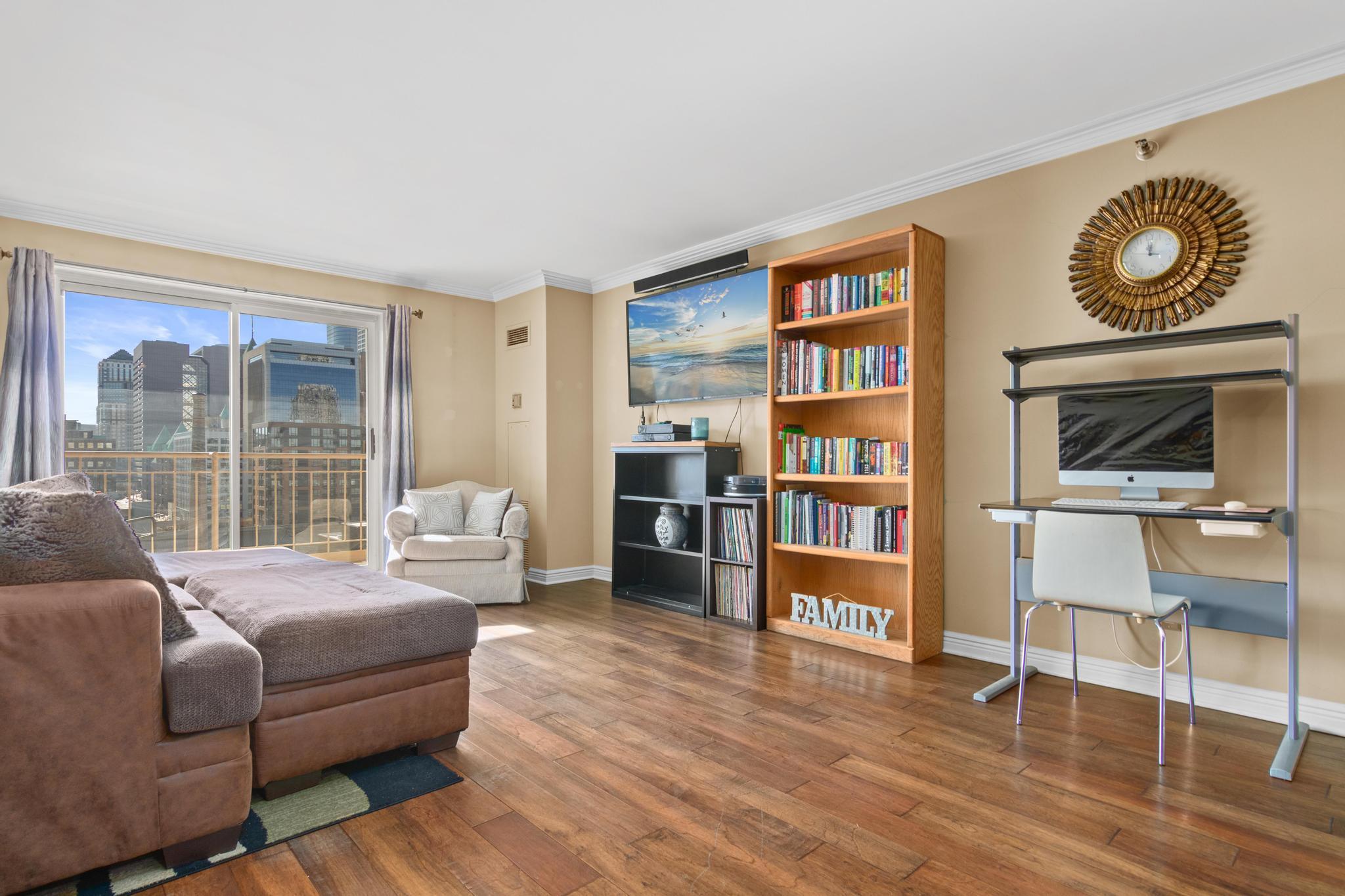 401 S 1st Street 1116