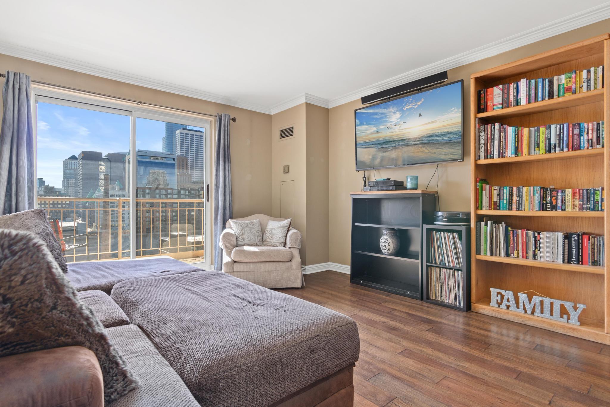 401 S 1st Street 1116