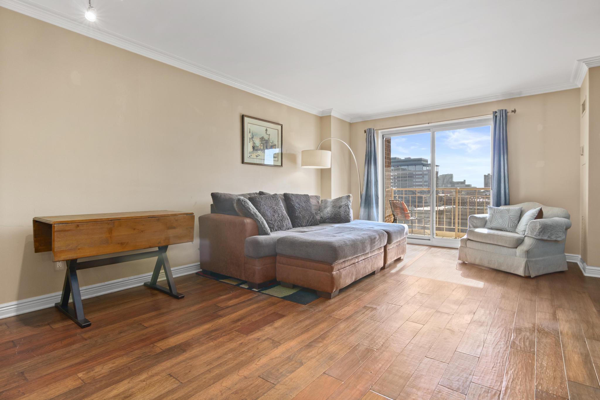 401 S 1st Street 1116