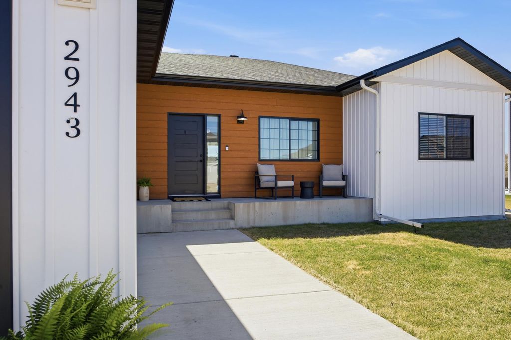 Photo of 2943 Prairie Farms Circle S, Fargo, ND 58104 (MLS # 7056648)