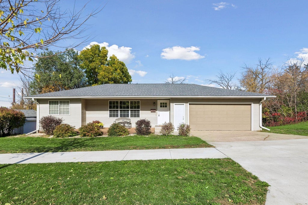 Photo of 596 E 7th Street, Red Wing, MN 55066 (MLS # 7148942)
