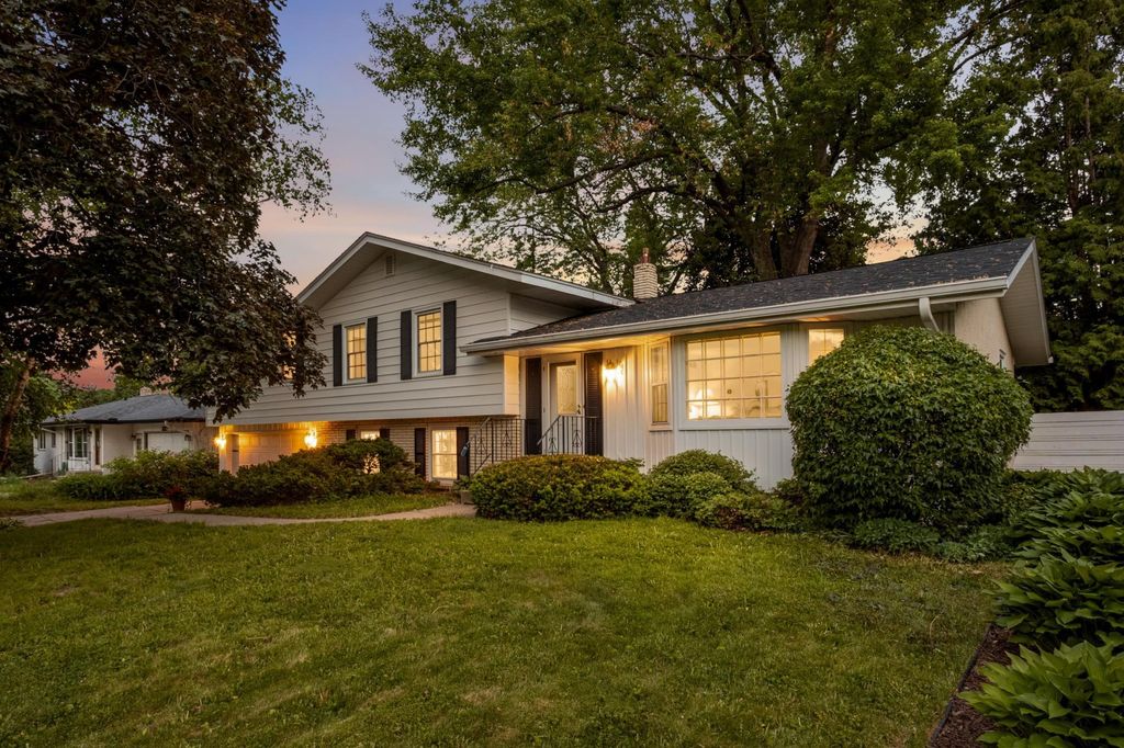 Photo of 1740 Stanbridge Avenue, Roseville, MN 55113 (MLS # 7037192)