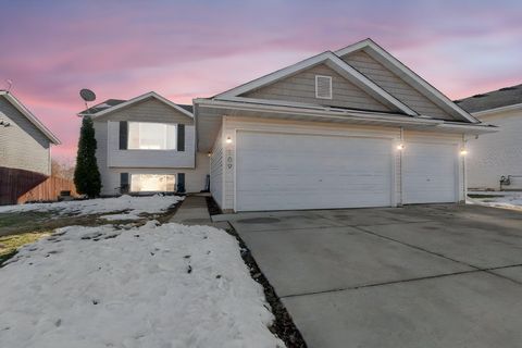 Photo of 109 Gambrelle Court, Mankato, MN 56001 (MLS # 7031119)