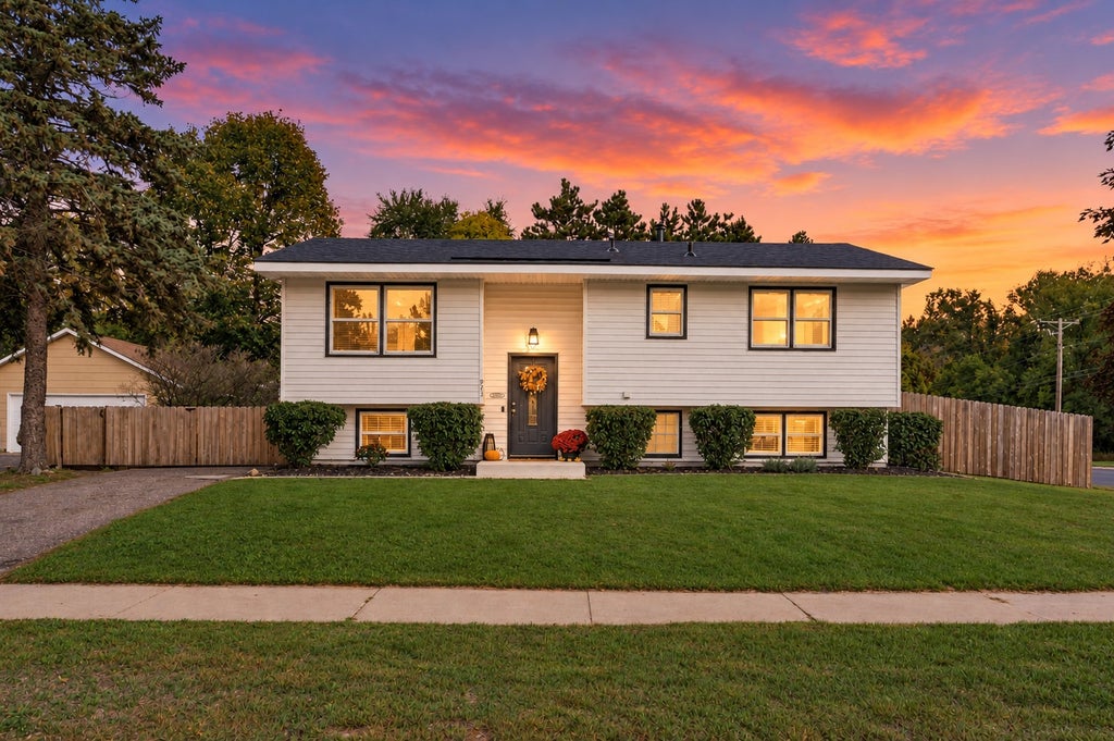 Photo of 943 Blackoaks Lane, Anoka, MN 55303 (MLS # 7154032)