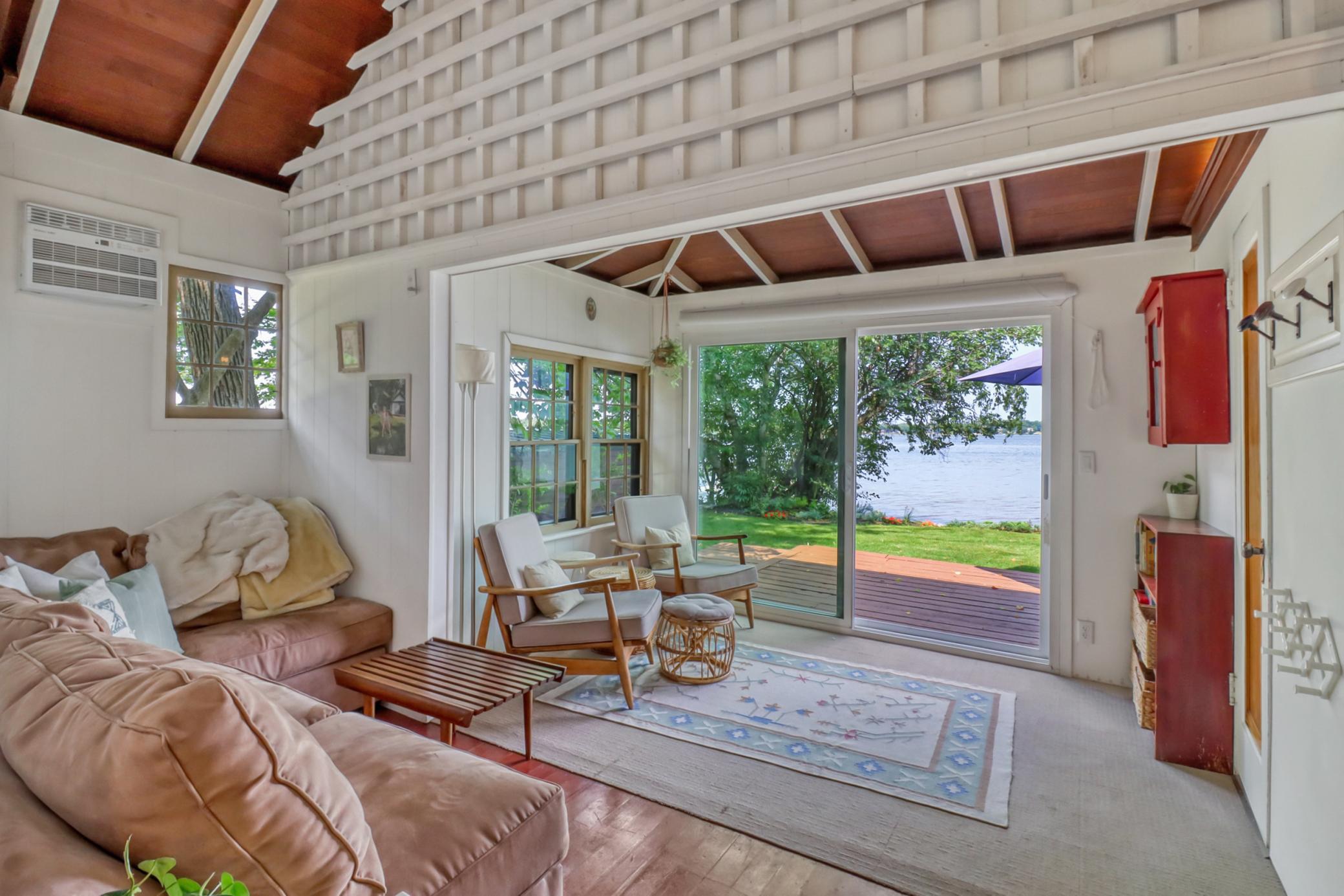 180 Shorewood Drive