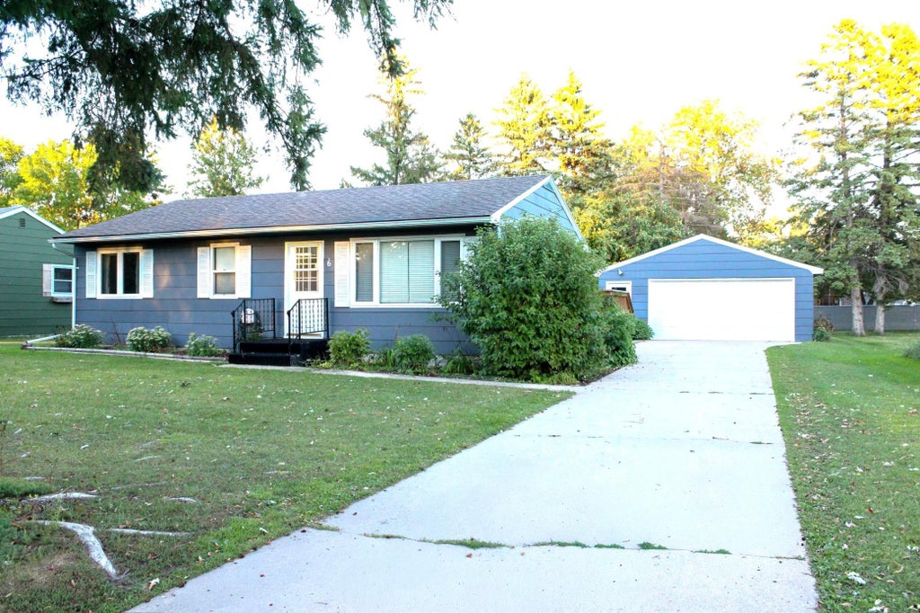 Photo of 816 Foss Avenue N, Fosston, MN 56542 (MLS # 7139820)