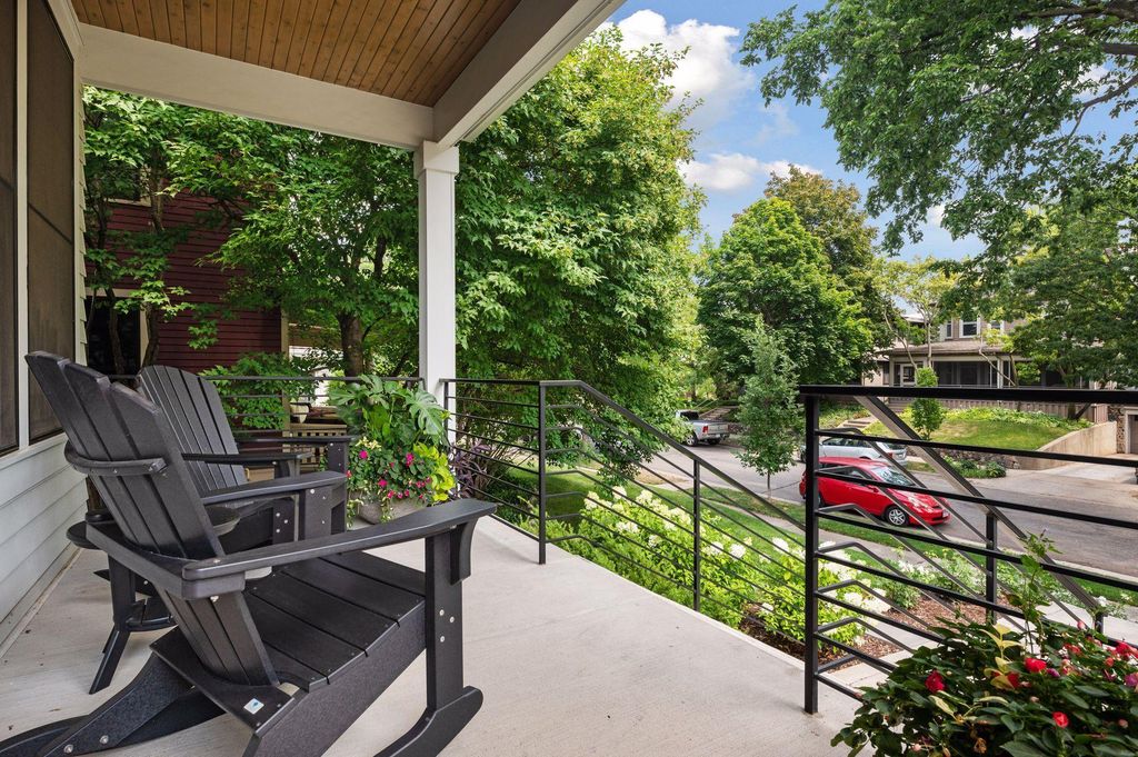 Photo of 1774 Girard Avenue S, Minneapolis, MN 55403 (MLS # 7026023)