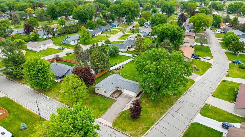 Photo of 174 Cannon View Drive, Red Wing, MN 55066 (MLS # 7055779)