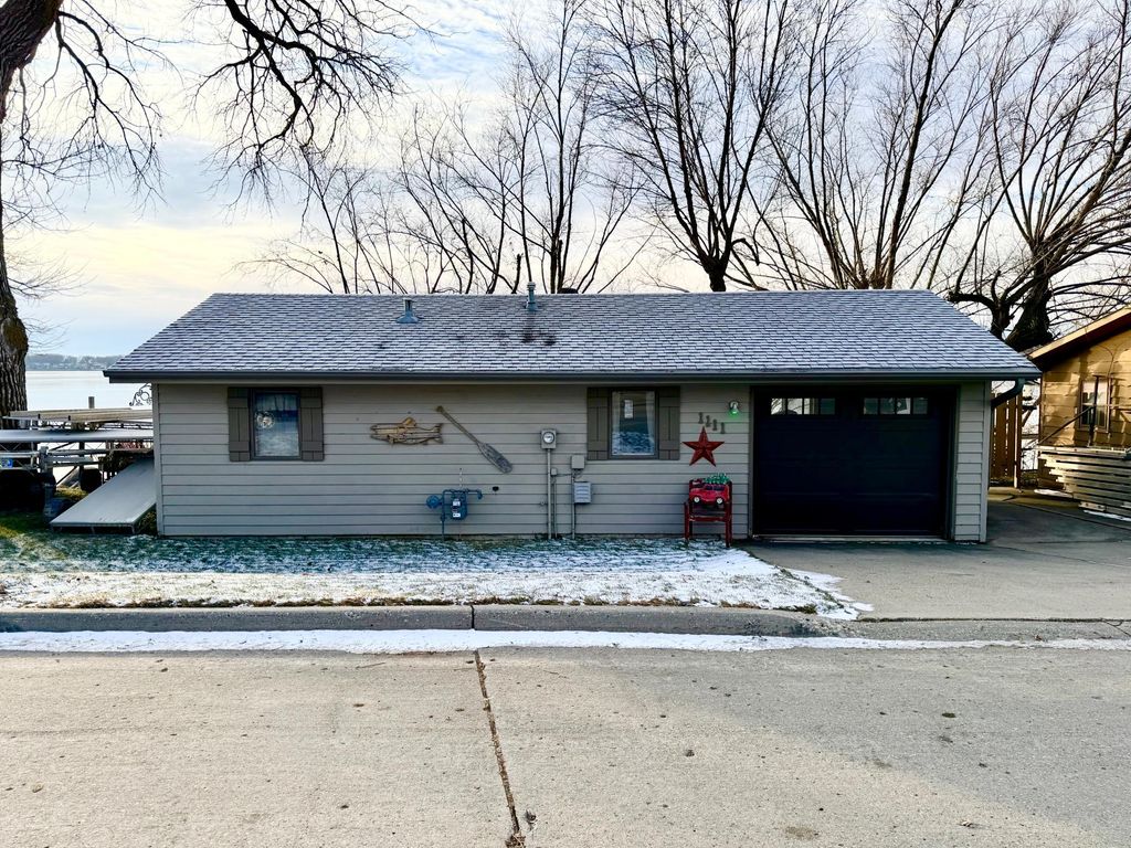 Photo of 1111 W Lake Avenue, Worthington, MN 56187 (MLS # 7000095)