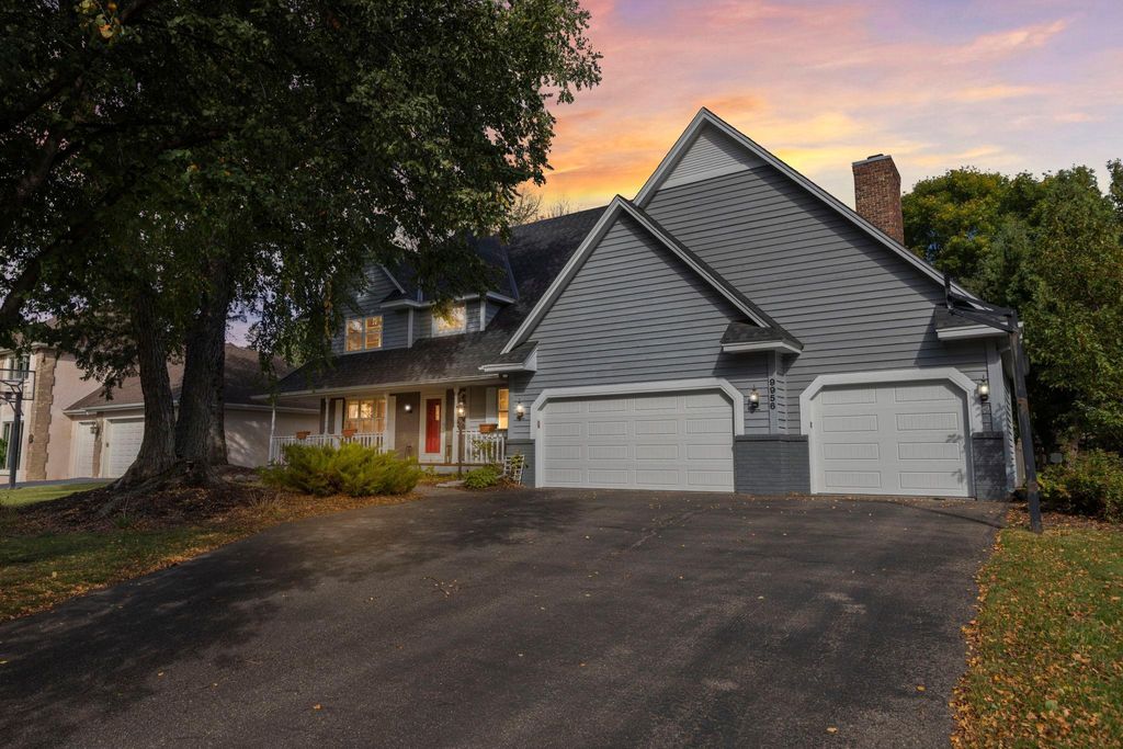 Photo of 9956 Antrim Road, Woodbury, MN 55125 (MLS # 7014378)