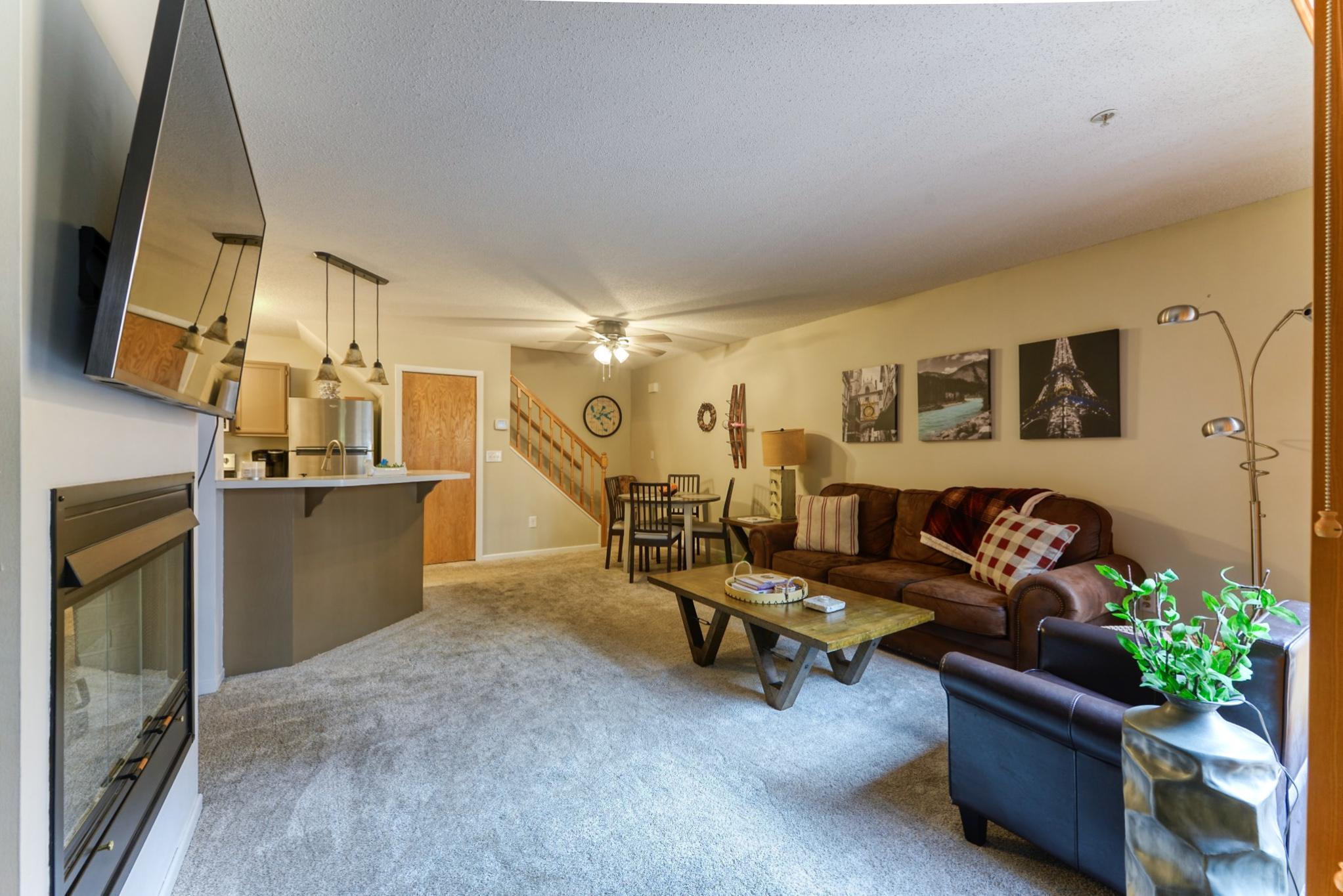 1217 Bay Cove