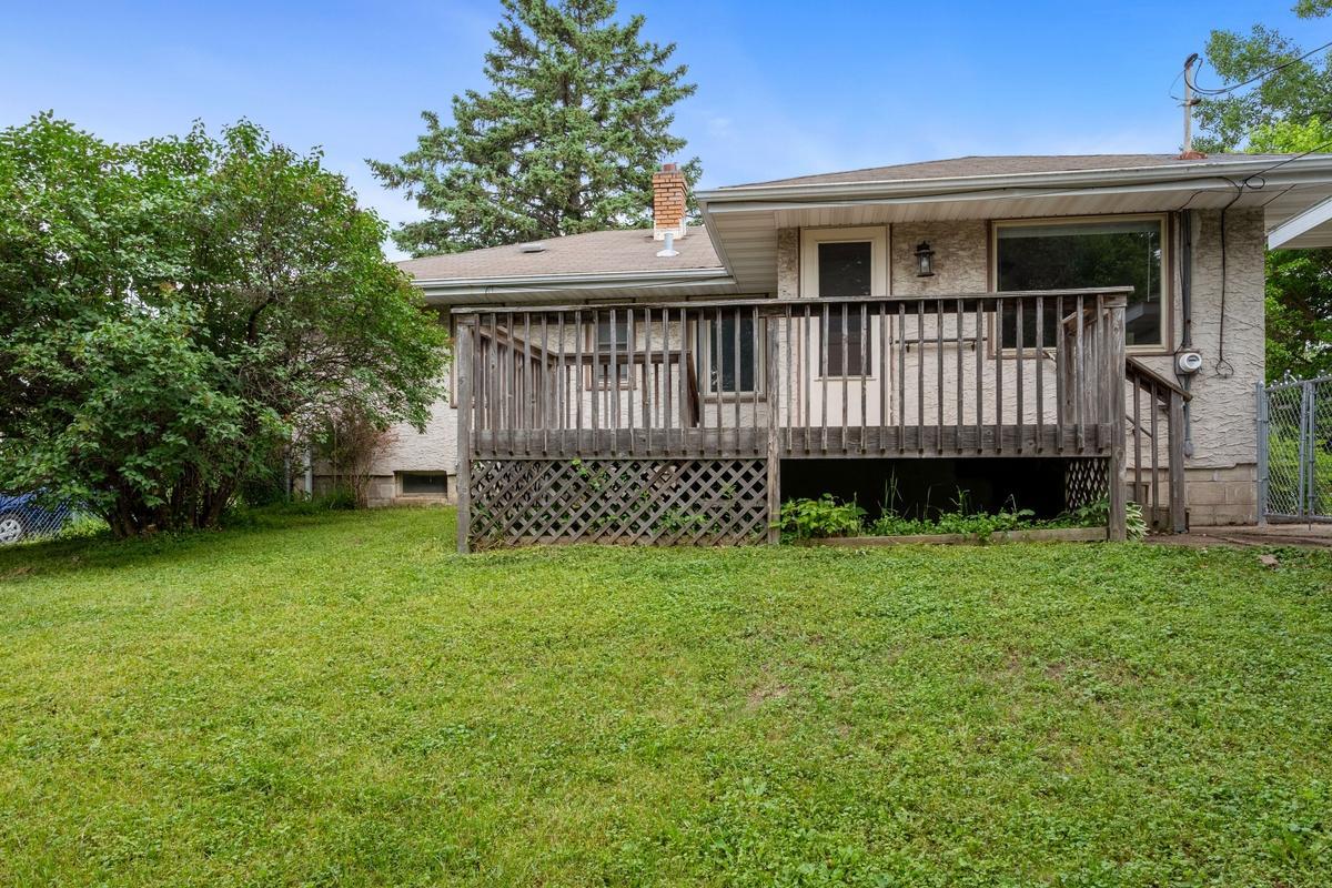 1292 County Road B W