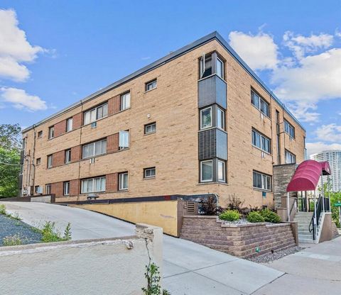 1800 Lasalle Avenue 104 Minneapolis MN 55403