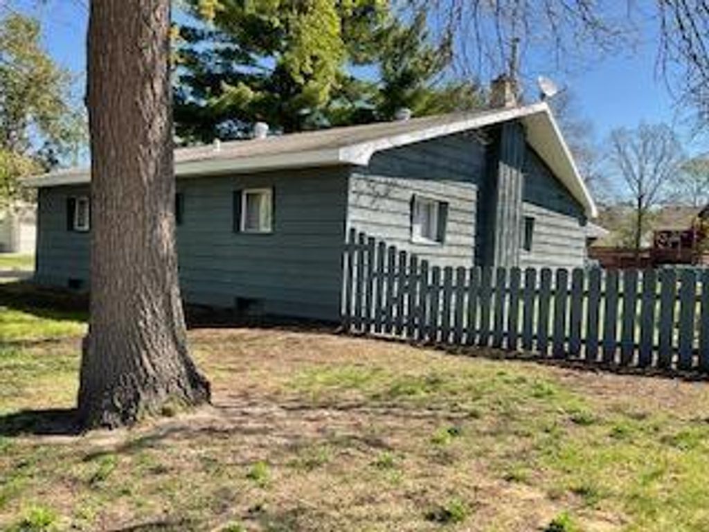 Photo of 687 4th Avenue NW, New Brighton, MN 55112 (MLS # 7062629)