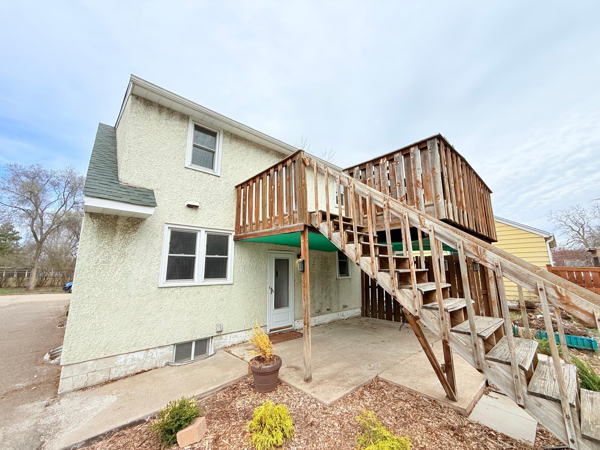 1186 Larpenteur Avenue E