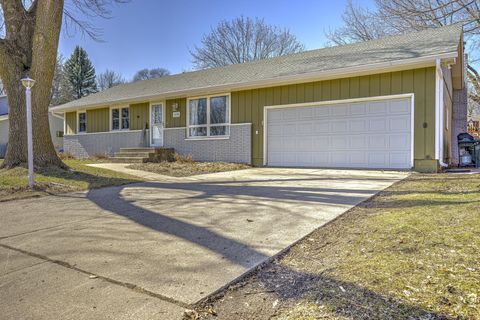Photo of 108 Mark Drive NE, Hutchinson, MN 55350 (MLS # 7021123)