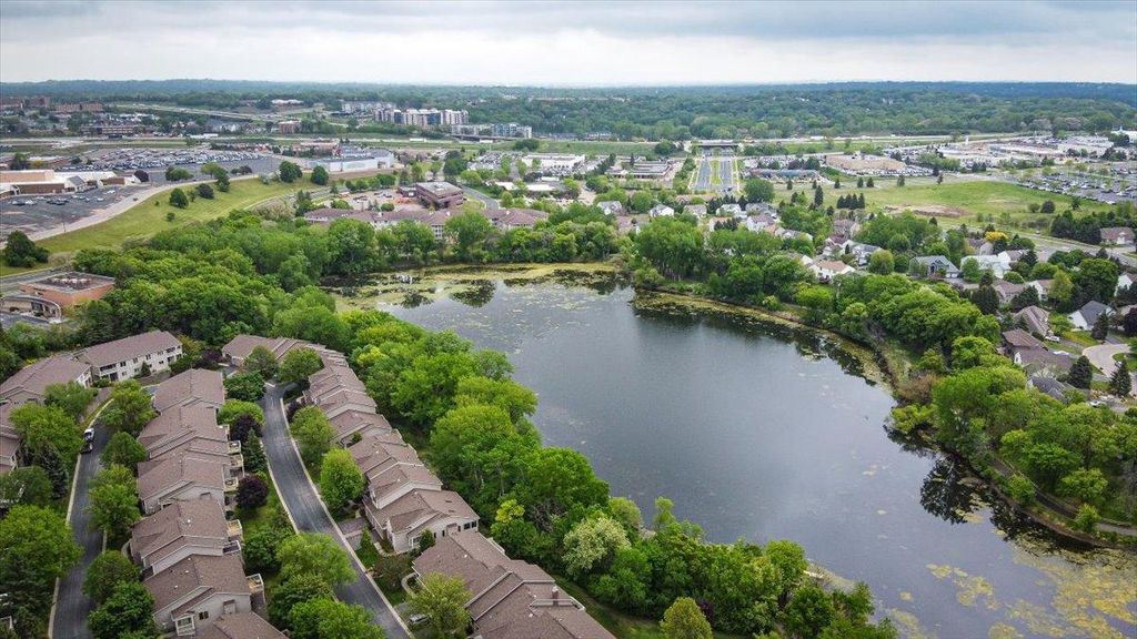 Photo of 1407 Summit Shores Drive, Burnsville, MN 55306 (MLS # 7076716)