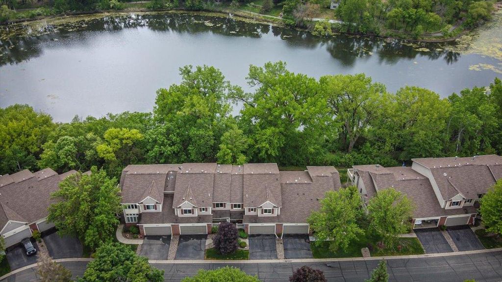 Photo of 1407 Summit Shores Drive, Burnsville, MN 55306 (MLS # 7076716)
