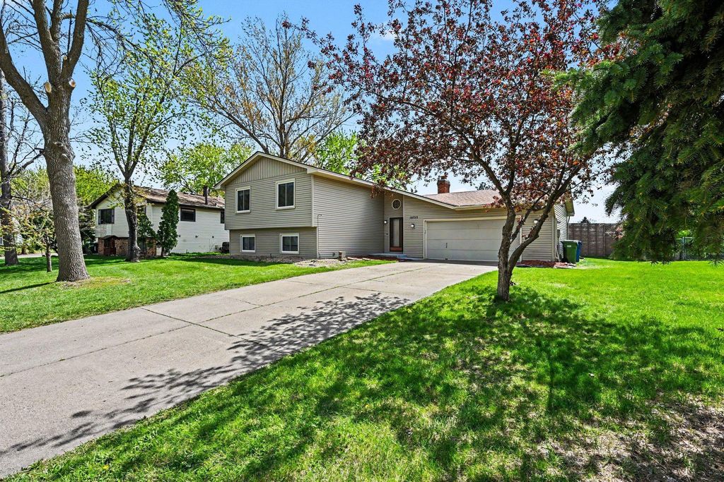 Photo of 10755 Maple Valley Drive, Maple Grove, MN 55369 (MLS # 7037681)