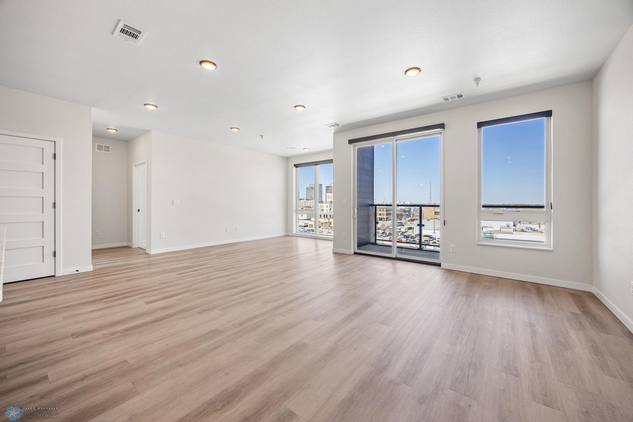 Fargo, North Dakota 58103, United States, 2 Bedrooms Bedrooms, ,2 BathroomsBathrooms,Residential,Active,250143