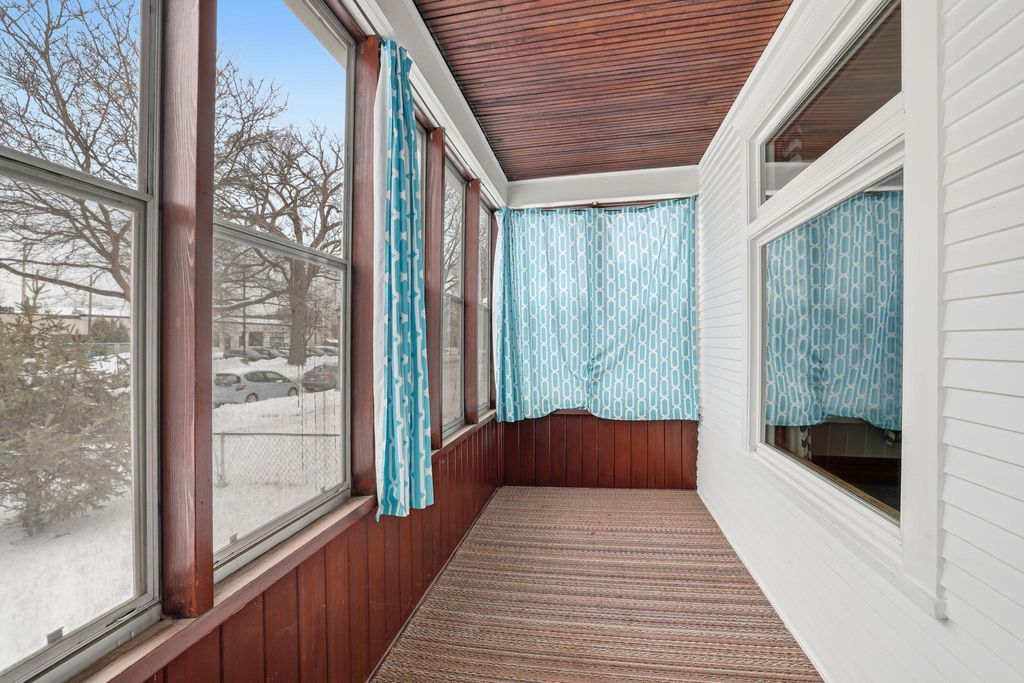 Photo of 1009 Sherburne Avenue, Saint Paul, MN 55104 (MLS # 7028173)