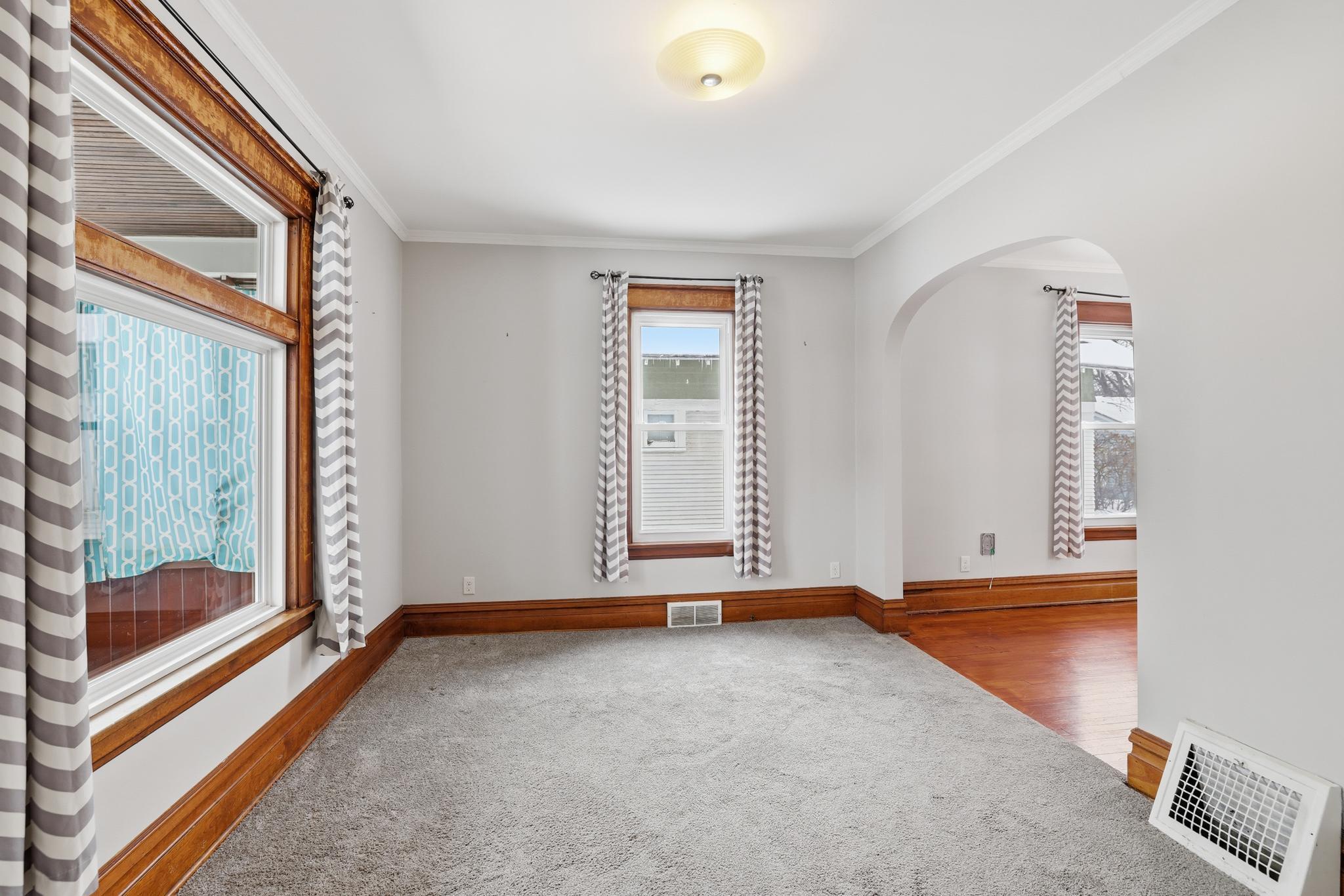 1009 Sherburne Avenue