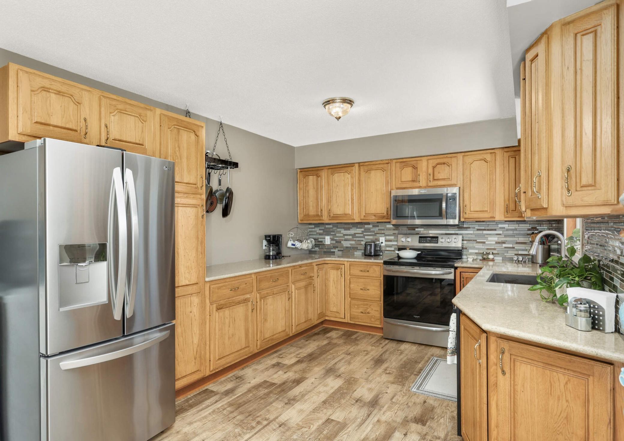 1498 Hillside Street