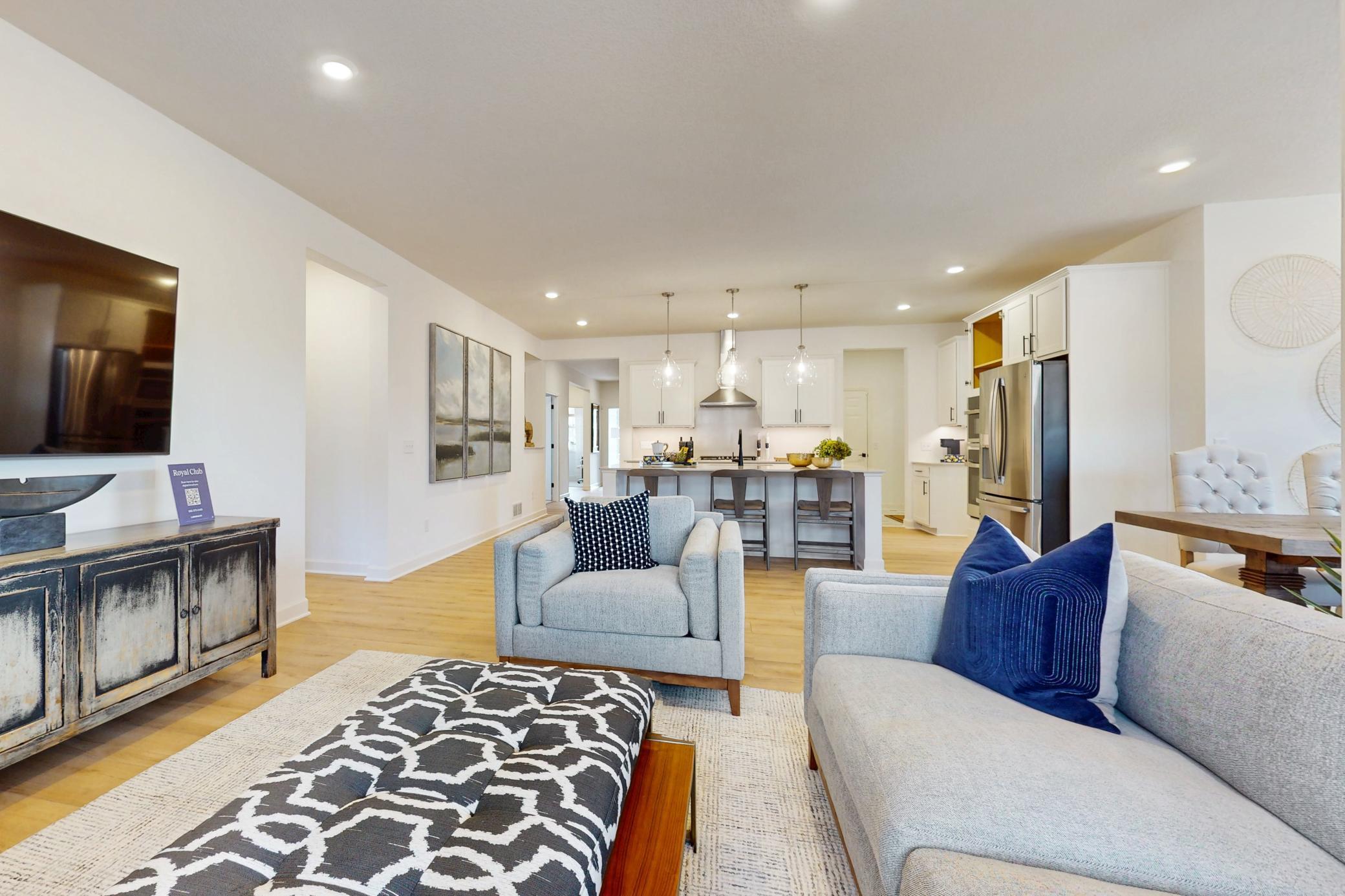 1644 Royal Boulevard N