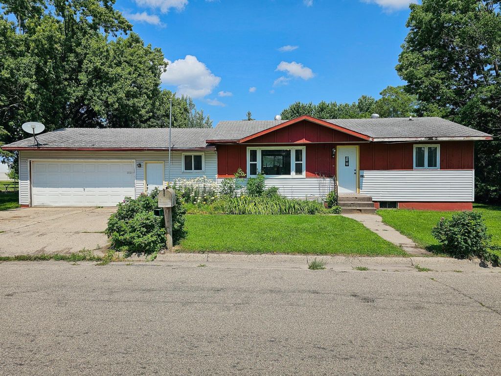 Photo of 452 4th St NW, Perham, MN 56573 (MLS # 7001647)