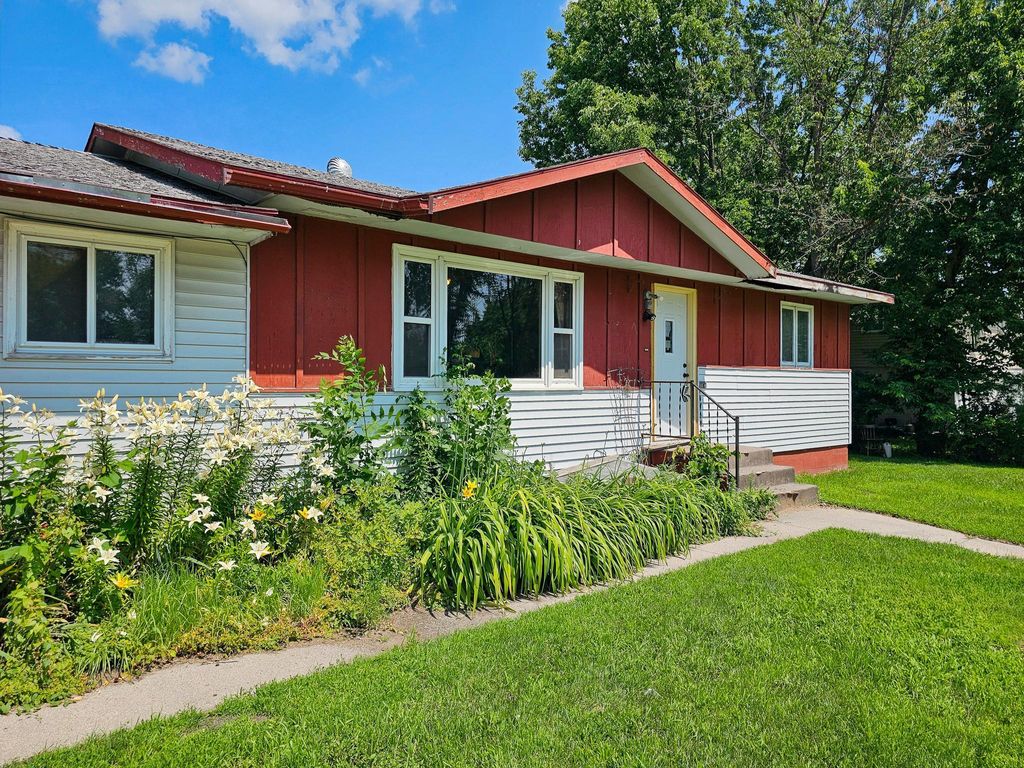 Photo of 452 4th St NW, Perham, MN 56573 (MLS # 7001647)