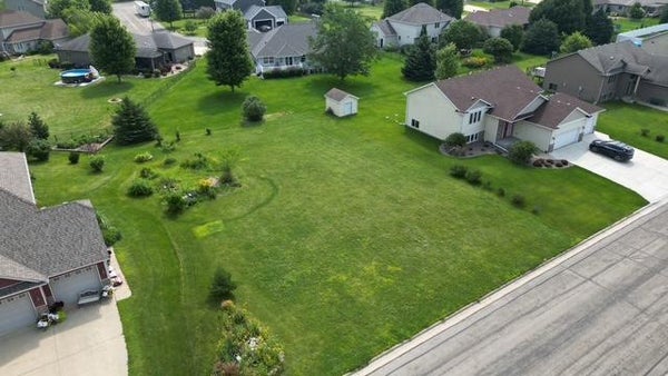 1301 28TH ST SW, AUSTIN, MN 55912 - Image 756be426efa77fe09667a4c2dca4f8ba/4107702567