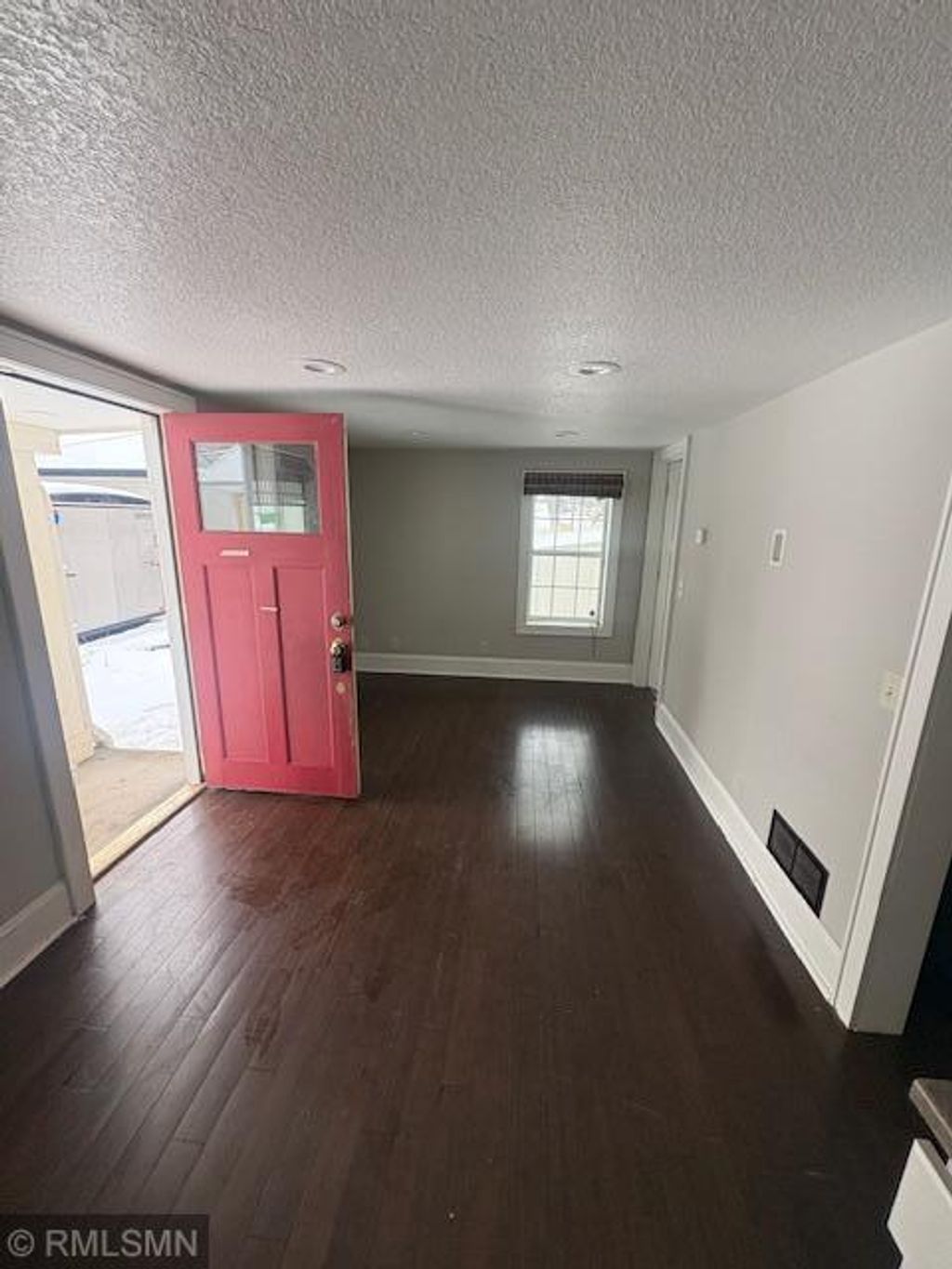 Photo of 2522 15th Avenue E, North Saint Paul, MN 55109 (MLS # 7011589)