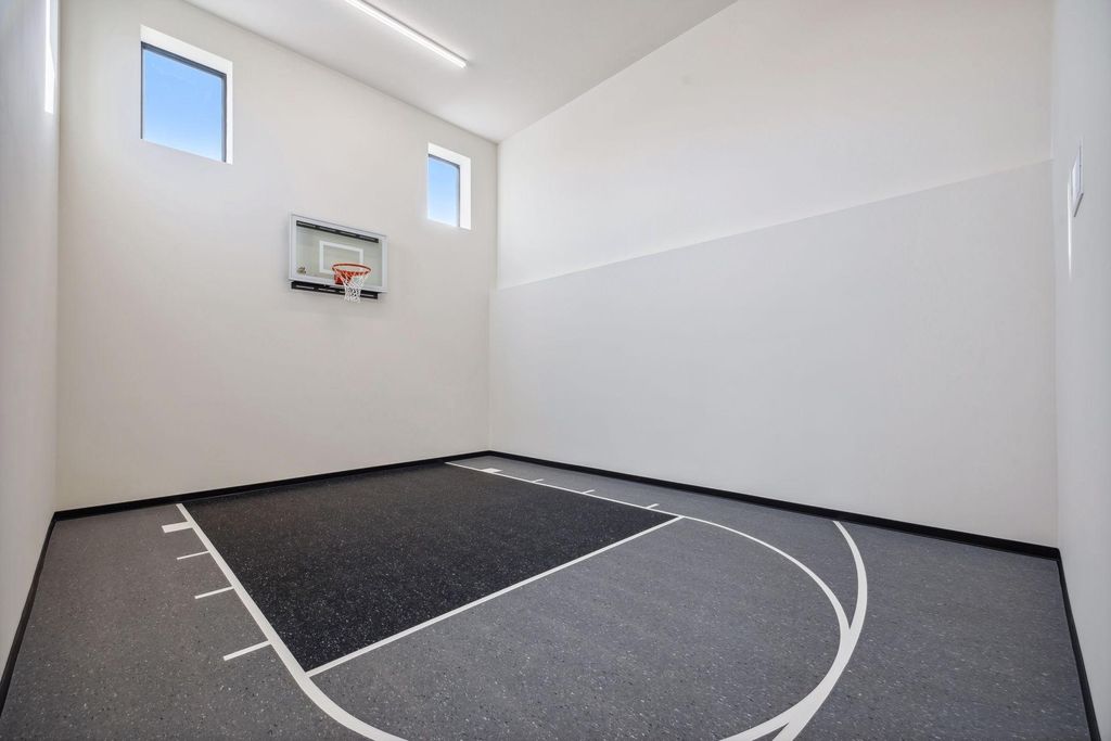 Photo of 16500 64th Avenue N, Maple Grove, MN 55311 (MLS # 7002996)