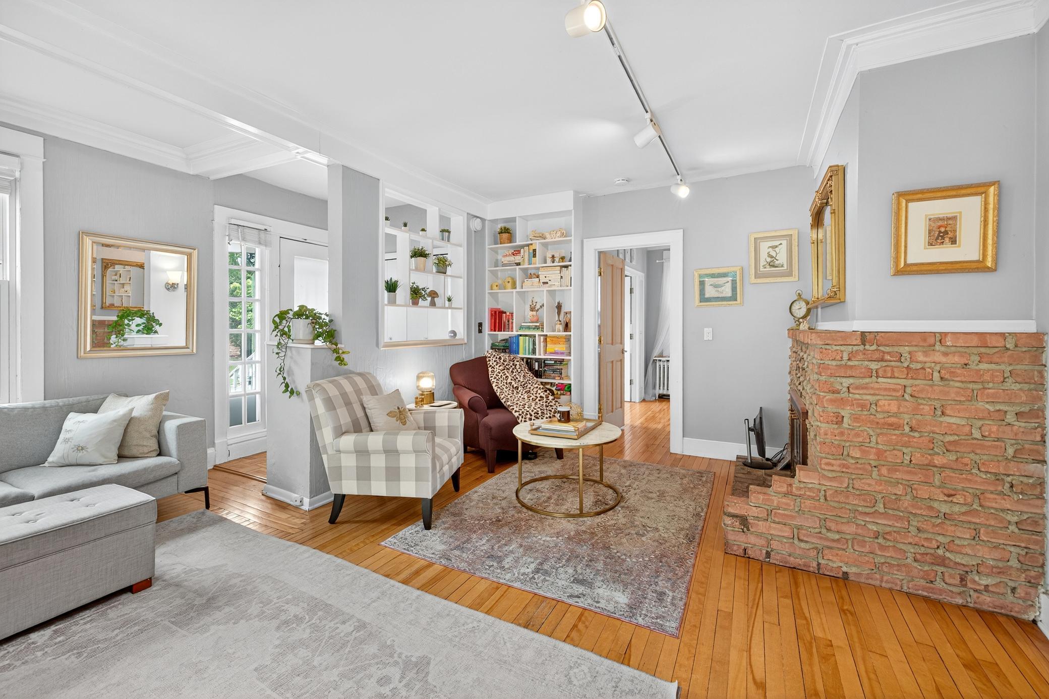 3035 Irving Avenue S