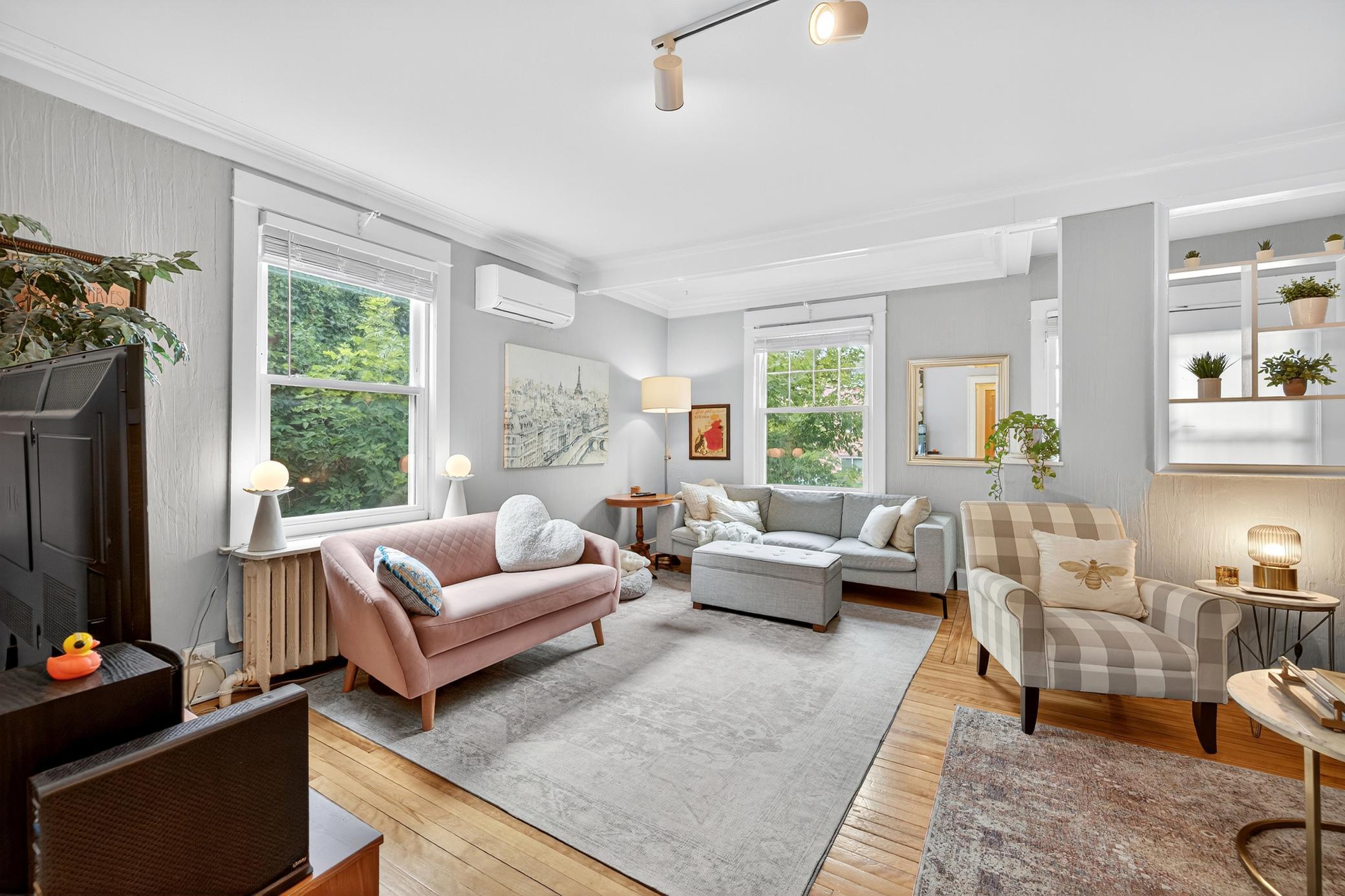 3035 Irving Avenue S