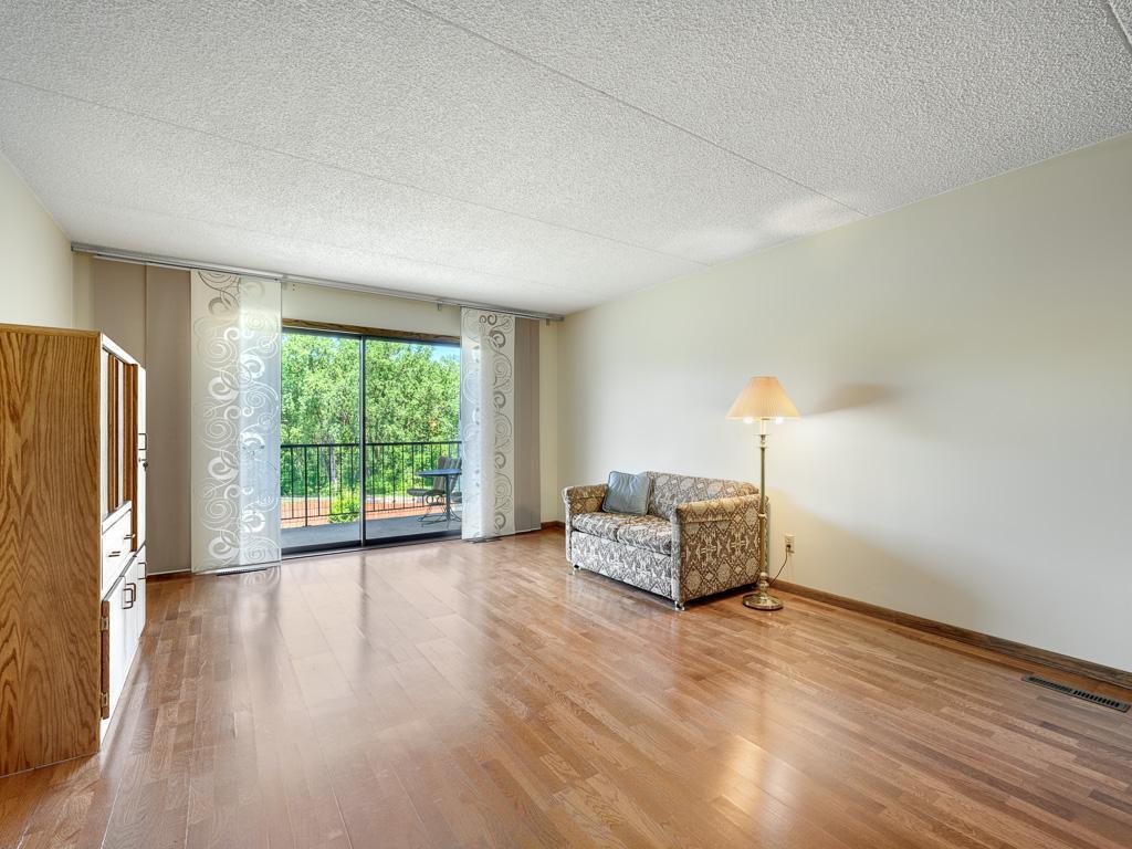 2455 Londin Lane E 322