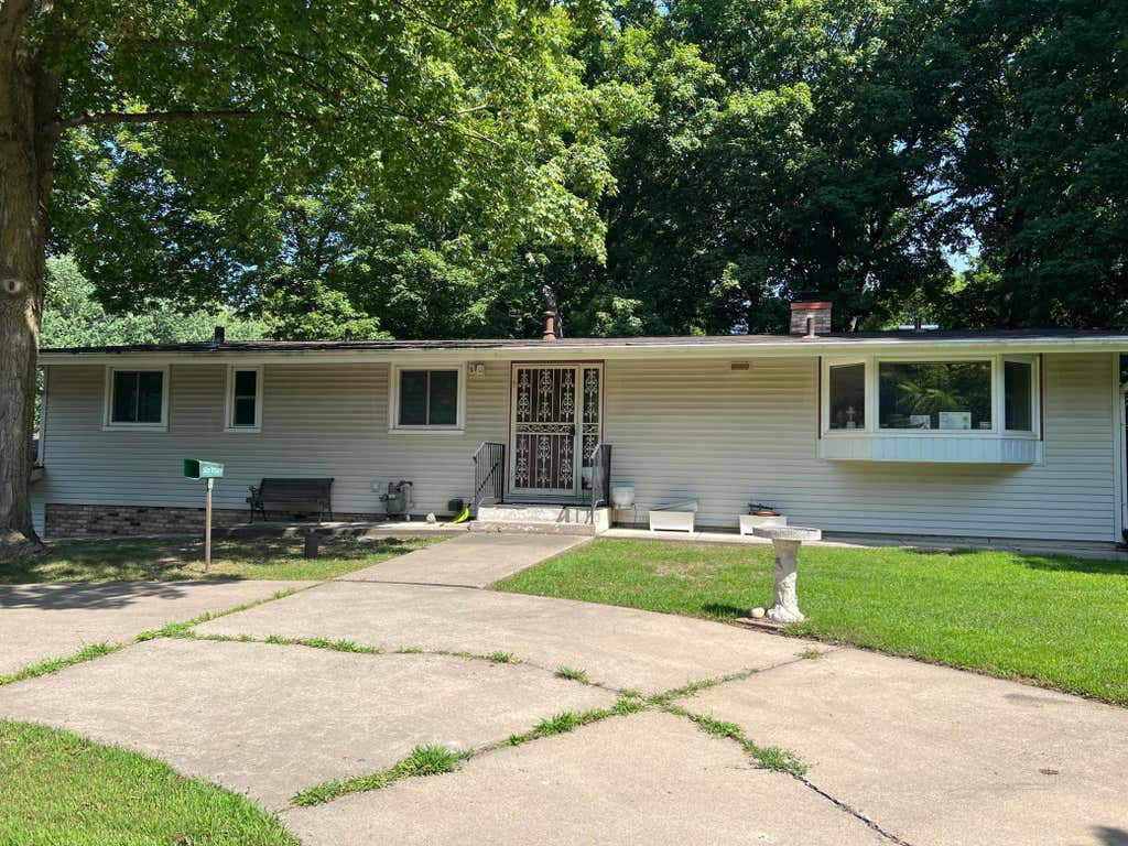 Photo of 4125 Thrushwood Lane, Minnetonka, MN 55345 (MLS # 7111189)
