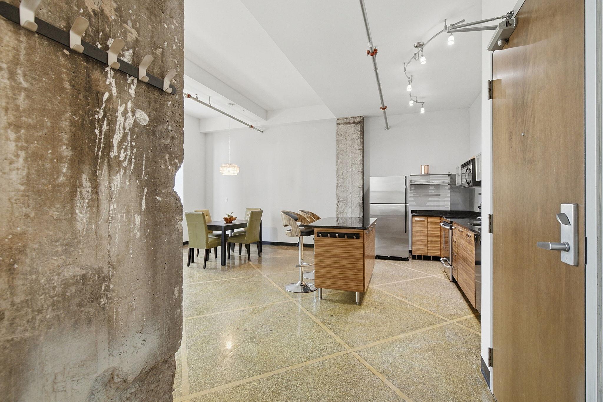 350 Saint Peter Street 508